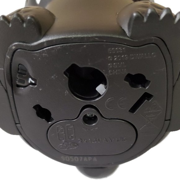 Toothless Baby Dragon - How to Train Your Dragon Night Fury Hatchimal - Picture 3 of 4